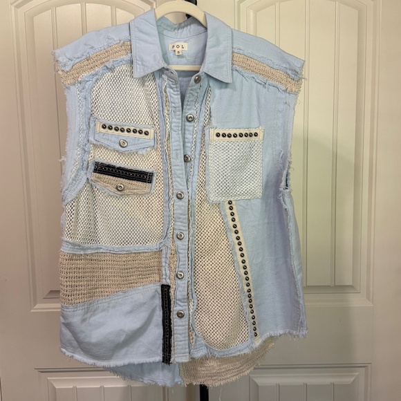 POL Stud Detail Vest - Picture 2 of 4